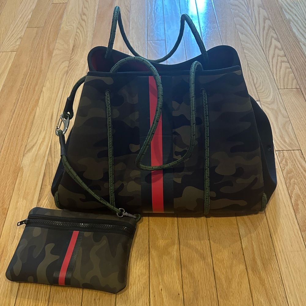 HAUTE SHORE Camouflage Tote Bag & matching Pouch with Red Stripe